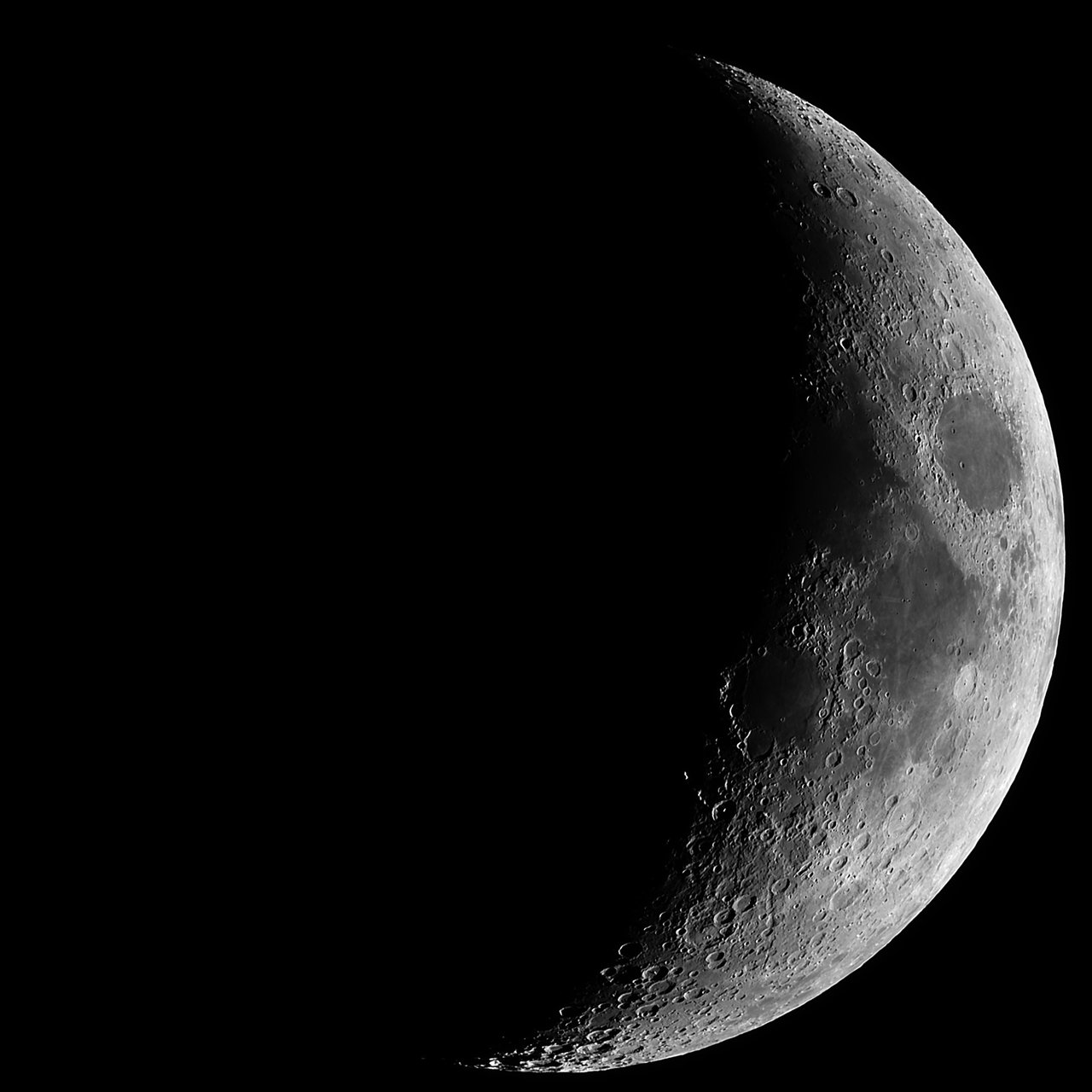 Waxing crescent, captured on 2025-03-04 (What's with me and taking lunar photos in March...?)