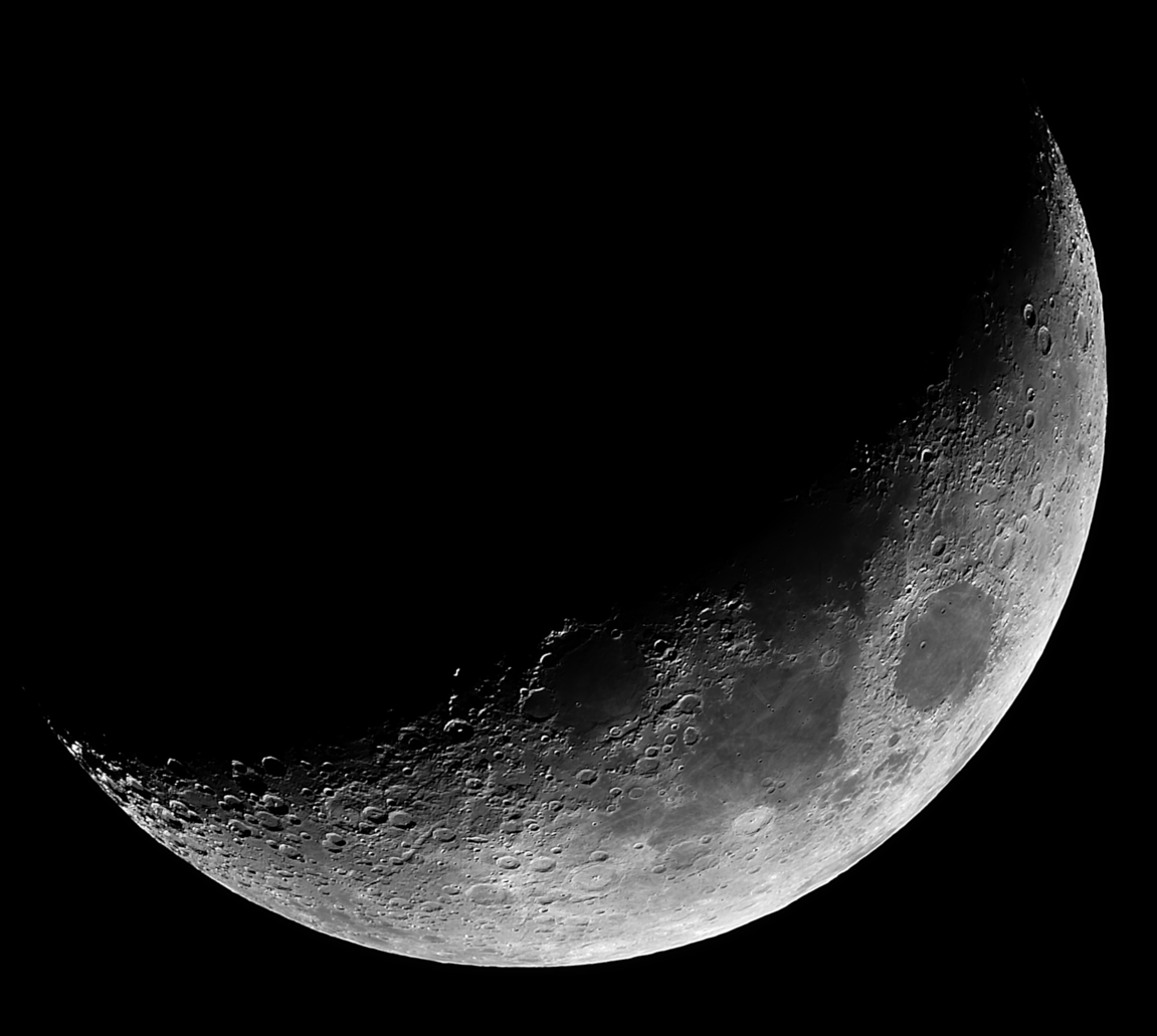 Waxing crescent, captured on 2025-03-04 (What's with me and taking lunar photos in March...?)